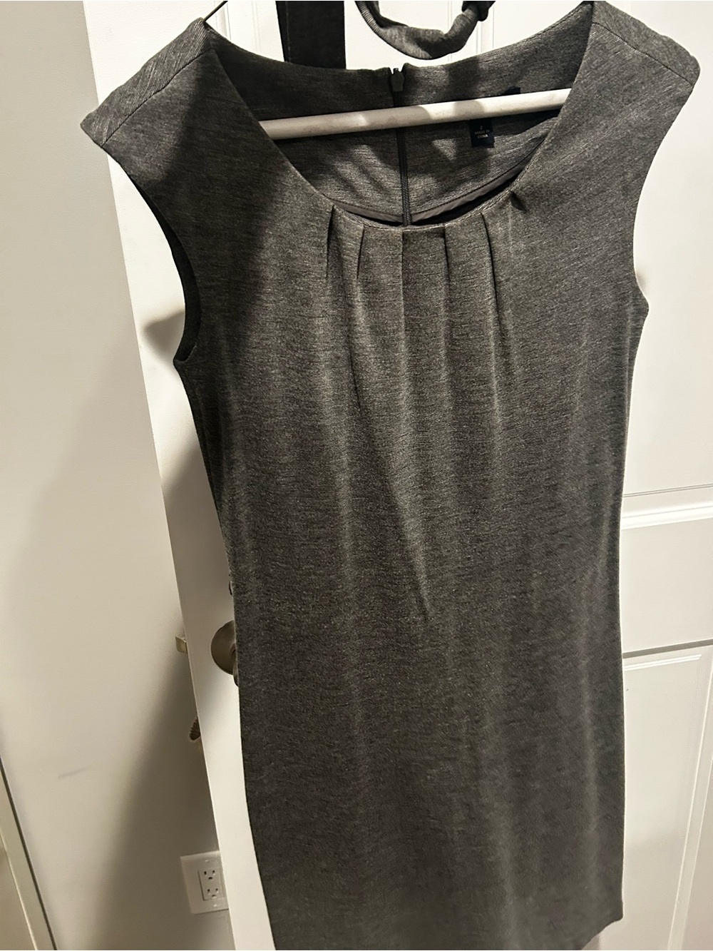 Banana Republic Gray Sleeveless Sheath Dress